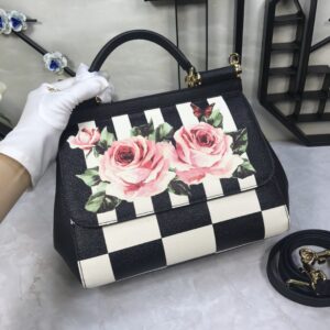 Dolce & Gabban Leather Print. Can be carried by strap or as a bag. Every time it is presented, there are always endless surprises of luxury.-25cm