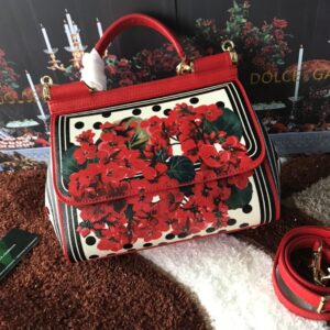 Dolce & Gabban Leather Print. Can be carried by strap or as a bag. Every time it is presented, there are always endless surprises of luxury.-25cm