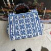 Dolce & Gabban Leather Print. Can be carried by strap or as a bag. Every time it is presented, there are always endless surprises of luxury.-25cm