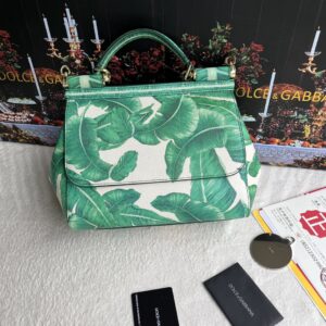 Dolce & Gabban Leather Print. Can be carried by strap or as a bag. Every time it is presented, there are always endless surprises of luxury.-25cm