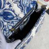 Dolce & Gabban Leather Print. Can be carried by strap or as a bag. Every time it is presented, there are always endless surprises of luxury.-25cm