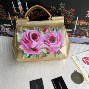 Dolce & Gabban Leather Print. Can be carried by strap or as a bag. Every time it is presented, there are always endless surprises of luxury.-25cm