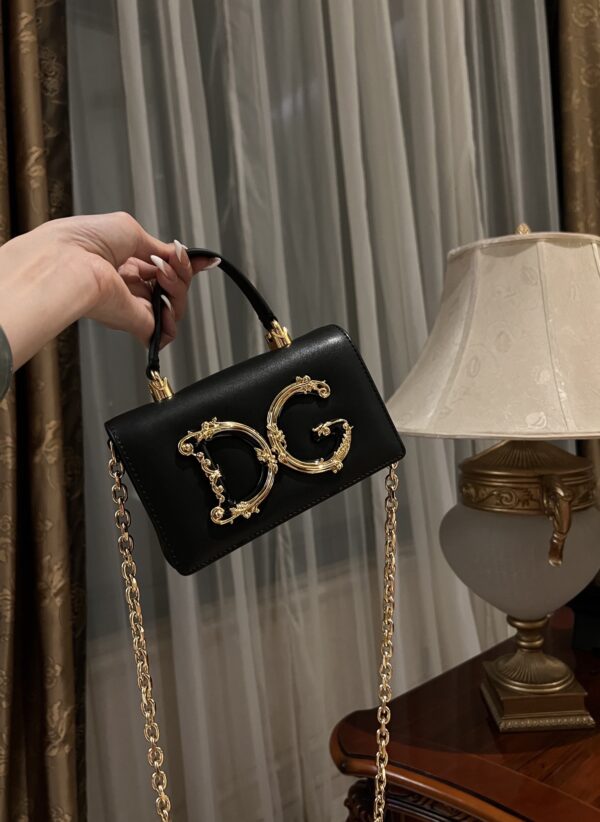 Dolce & Gabban Chain bag-18cm Black with original box