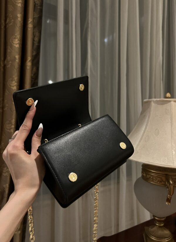 Dolce & Gabban Chain bag-18cm Black with original box