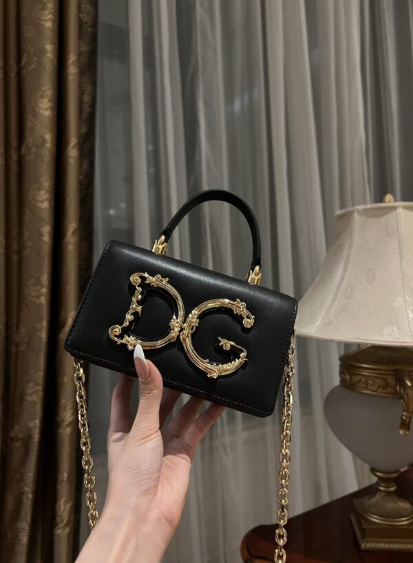Dolce & Gabban Chain bag-18cm Black with original box