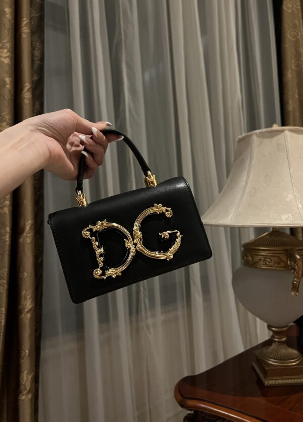 Dolce & Gabban Chain bag-18cm Black with original box