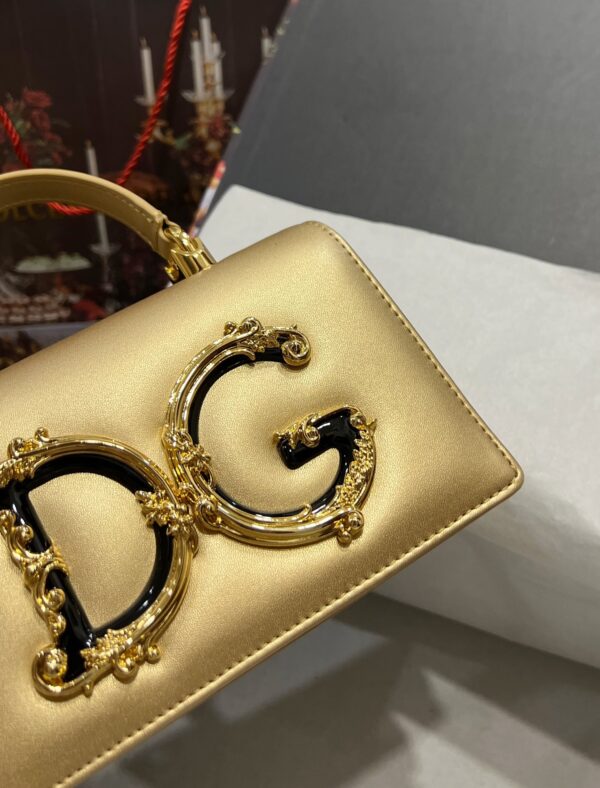 Dolce & Gabban Chain bag-18cm Gold with original box