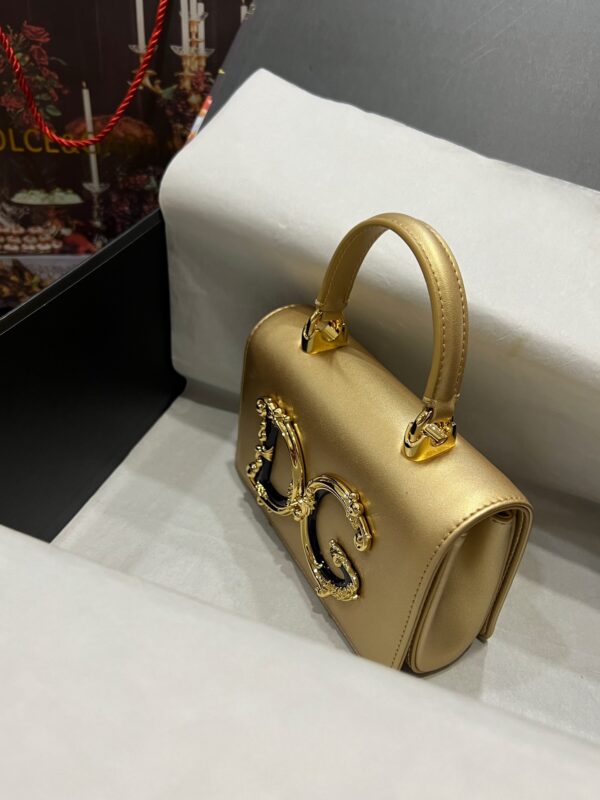 Dolce & Gabban Chain bag-18cm Gold with original box