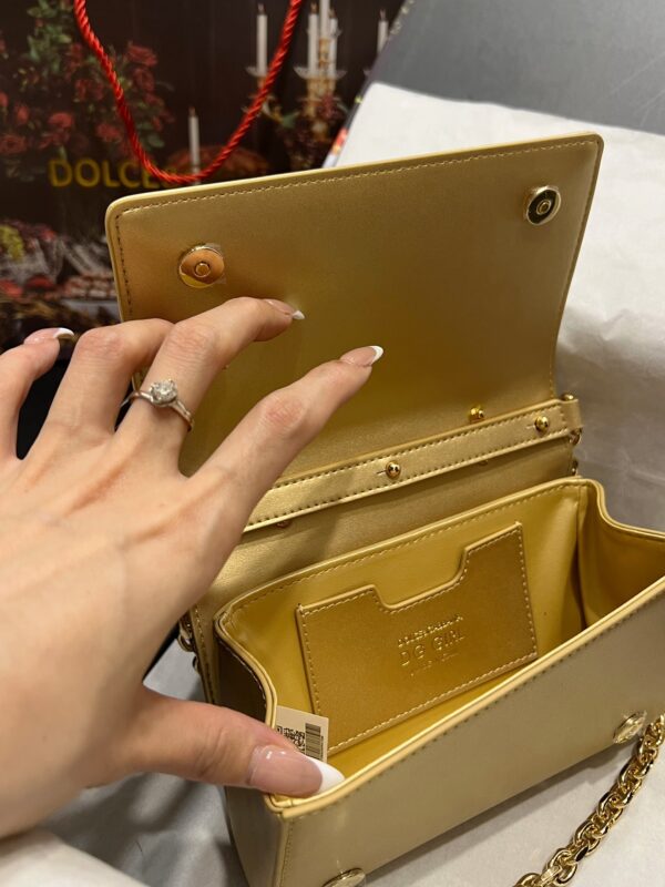 Dolce & Gabban Chain bag-18cm Gold with original box