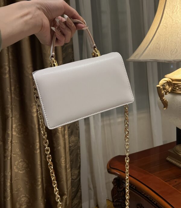 Dolce & Gabban Chain bag-18cm White with original box