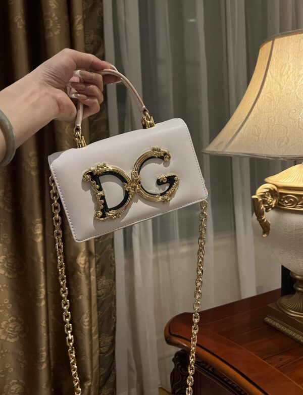 Dolce & Gabban Chain bag-18cm White with original box