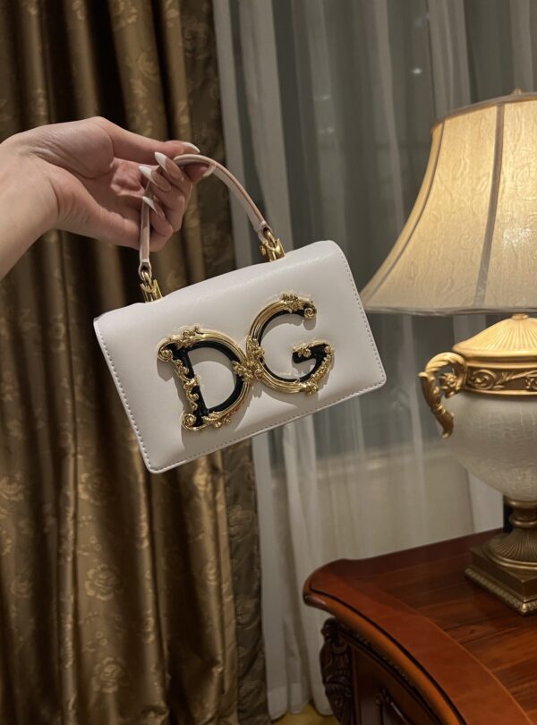 Dolce & Gabban Chain bag-18cm White with original box