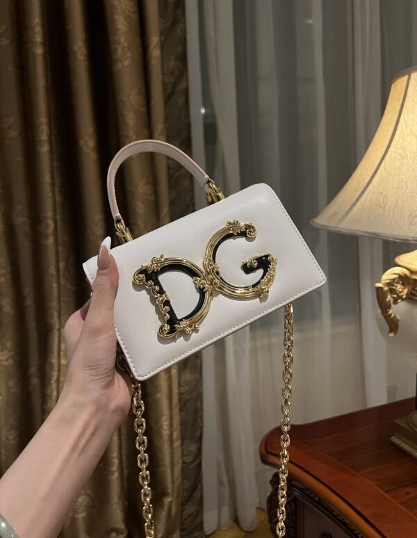 Dolce & Gabban Chain bag-18cm White with original box