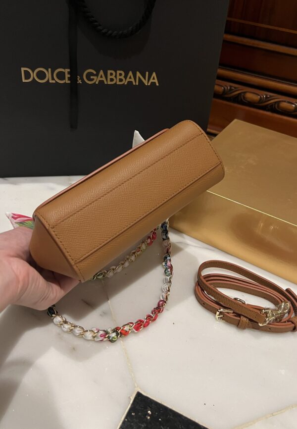 img_bf49eb9d_20240923_i1727026736_7643_0.jpg Dolce & Gabban Sicily 100% Original Replica! A masterpiece of the brand.-18cm Yellow with original box