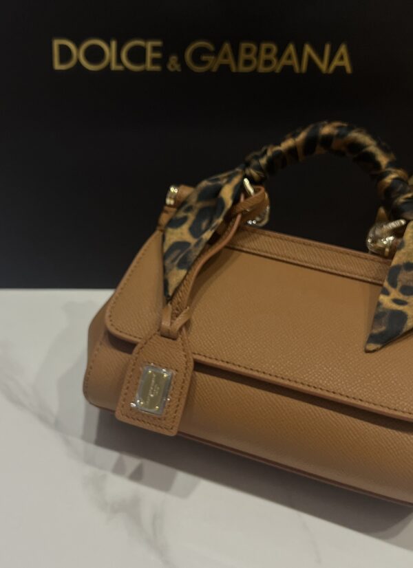 img_bf49eb9d_20241019_i1729273737_512_2.jpg Dolce & Gabban Sicily 100% Original Replica! A masterpiece of the brand.-18cm Yellow with original box