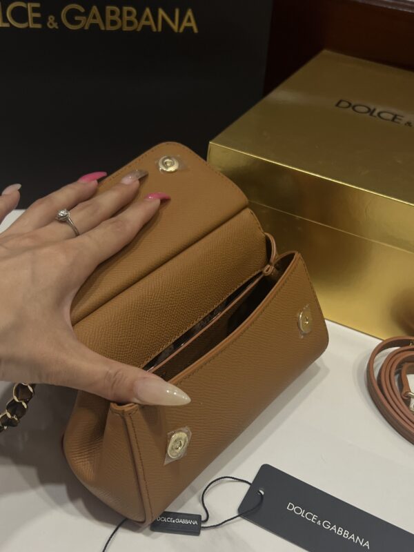 img_bf49eb9d_20241019_i1729273737_92_1.jpg Dolce & Gabban Sicily 100% Original Replica! A masterpiece of the brand.-18cm Yellow with original box
