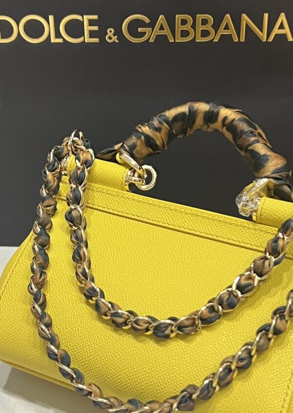 img_bf49eb9d_20241019_i1729273835_238_2.jpg Dolce & Gabban Sicily 100% Original Replica! A masterpiece of the brand.-18cm Yellow with original box
