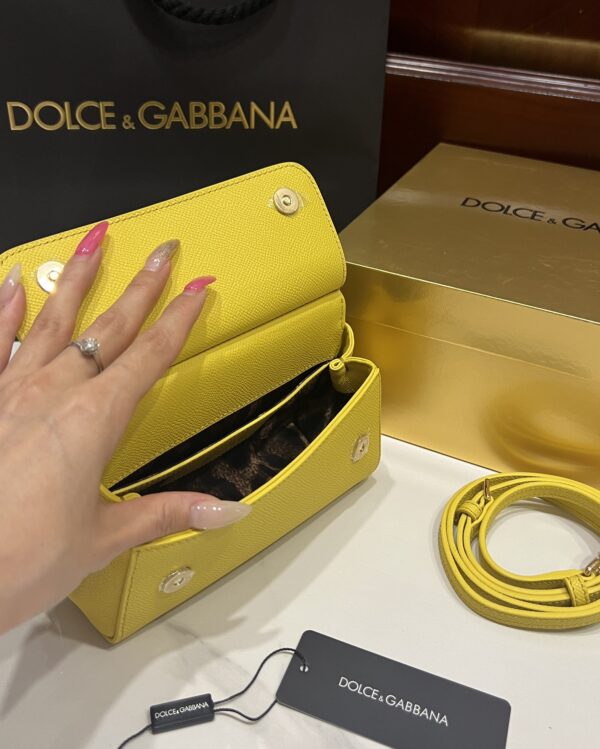 img_bf49eb9d_20241019_i1729273836_3613_8.jpg Dolce & Gabban Sicily 100% Original Replica! A masterpiece of the brand.-18cm Yellow with original box