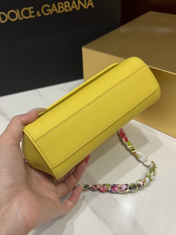 img_bf49eb9d_20241020_i1729434168_7935_0.jpg Dolce & Gabban Sicily 100% Original Replica! A masterpiece of the brand.-18cm Yellow with original box