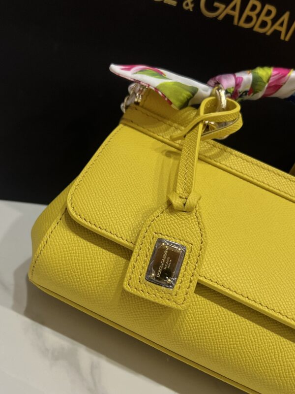 img_bf49eb9d_20241020_i1729434169_491_5.jpg Dolce & Gabban Sicily 100% Original Replica! A masterpiece of the brand.-18cm Yellow with original box