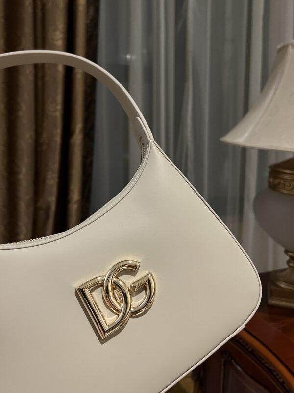Dolce & Gabban Underarm Bag-White-22cm with original box free shipping