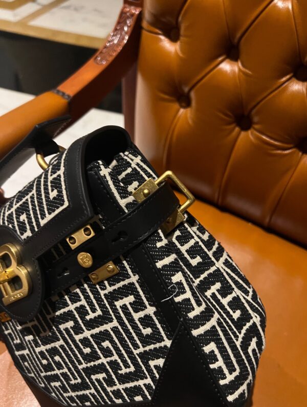 Balmain original single Women's Bag-23cm with original box free shipping