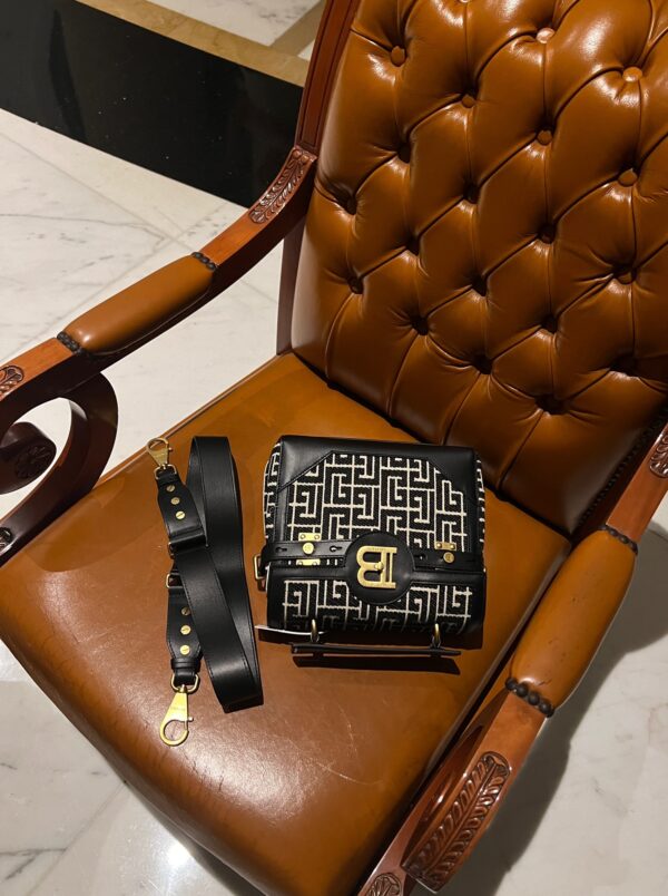 Balmain original single Women's Bag-23cm with original box free shipping