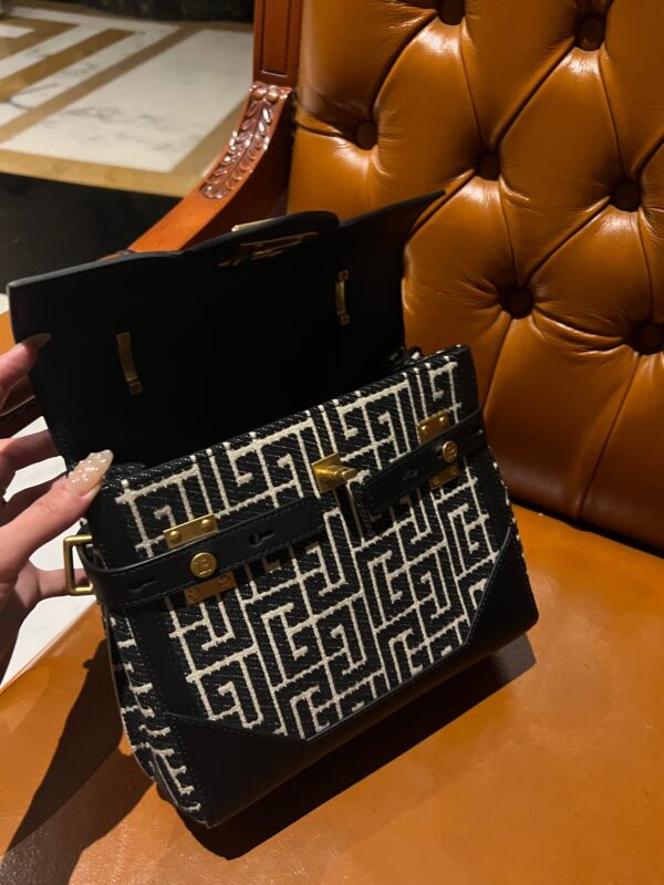 Balmain original single Women's Bag-23cm with original box free shipping