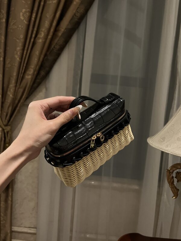 New! Loro Piana  Small-Size Rattan Bag, Global Limited Edition -L19cm with original box free shipping