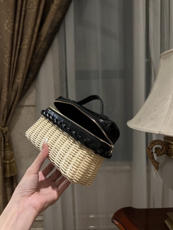 New! Loro Piana  Small-Size Rattan Bag, Global Limited Edition -L19cm with original box free shipping