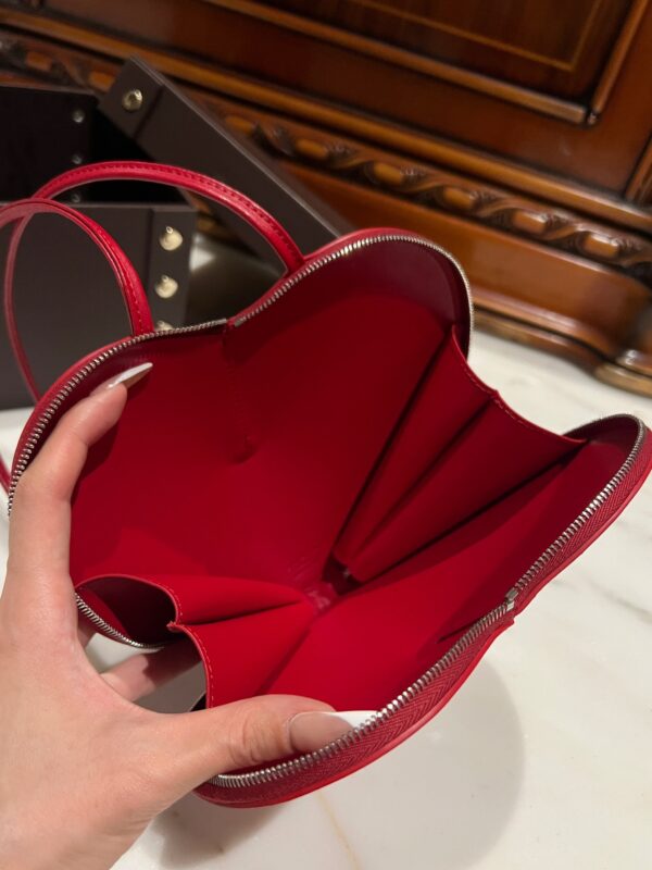 ALAlA LE CEUR The most popular heart-shaped bag -L21cm with original box free shipping