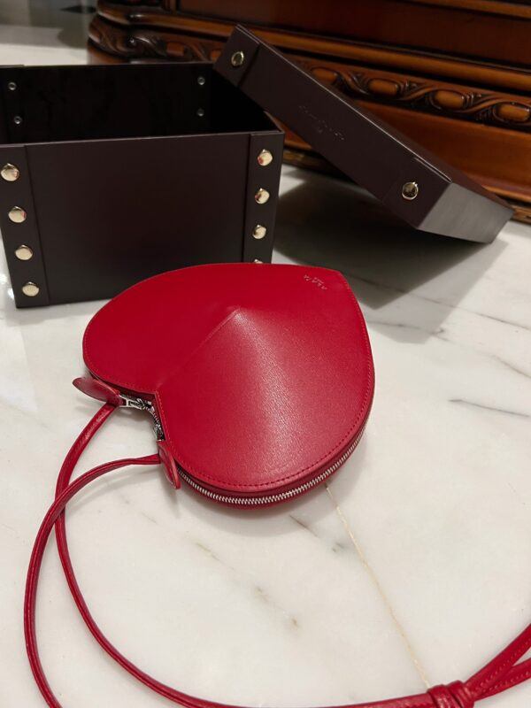 ALAlA LE CEUR The most popular heart-shaped bag -L21cm with original box free shipping