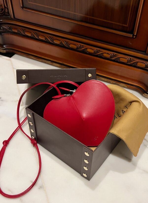 ALAlA LE CEUR The most popular heart-shaped bag -L21cm with original box free shipping