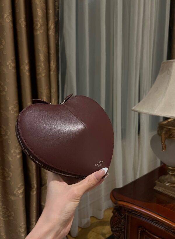 ALAlA LE CEUR The most popular heart-shaped bag -L21cm with original box free shipping