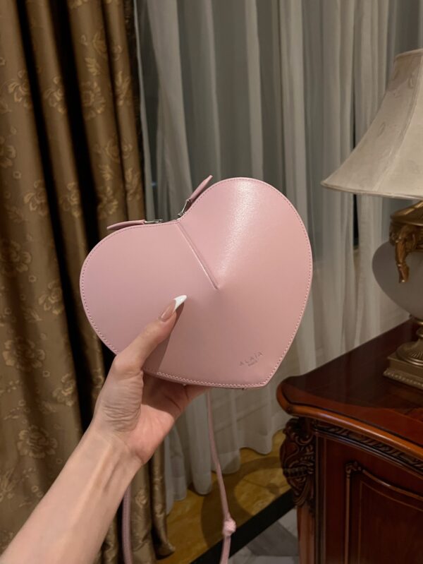 ALAlA LE CEUR The most popular heart-shaped bag -L21cm with original box free shipping