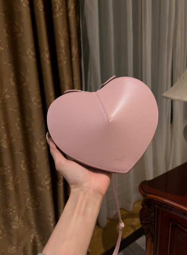 ALAlA LE CEUR The most popular heart-shaped bag -L21cm with original box free shipping