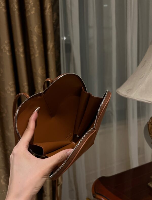ALAlA LE CEUR The most popular heart-shaped bag -L21cm with original box free shipping