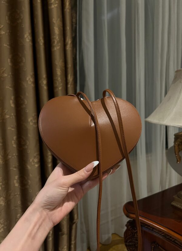 ALAlA LE CEUR The most popular heart-shaped bag -L21cm with original box free shipping