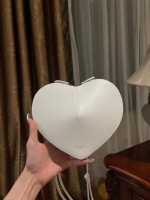 ALAlA LE CEUR The most popular heart-shaped bag -L21cm with original box free shipping