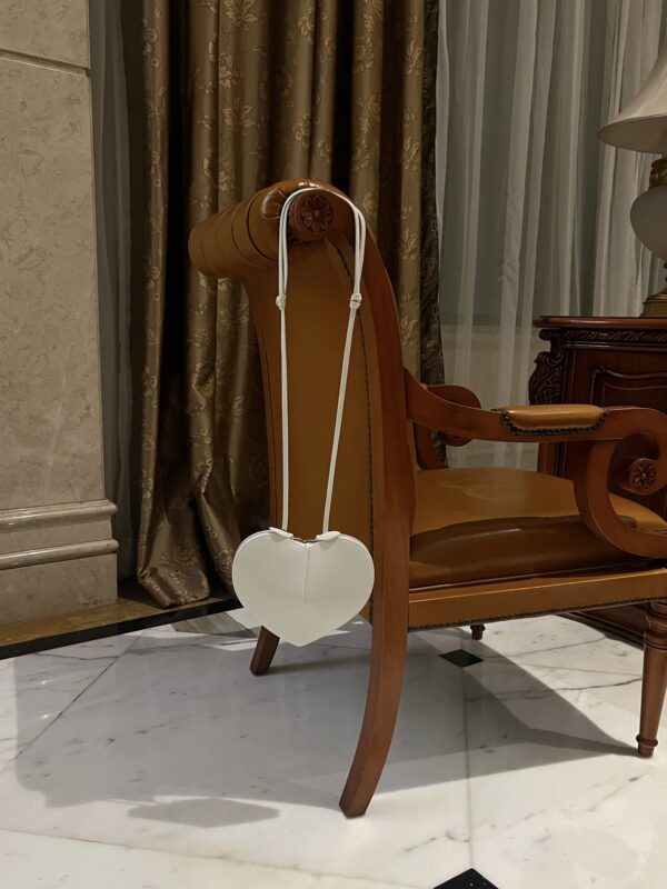 ALAlA LE CEUR The most popular heart-shaped bag -L21cm with original box free shipping