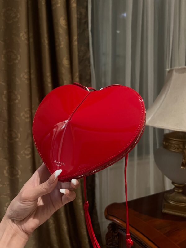 ALAlA LE CEUR The most popular heart-shaped bag -L21cm with original box free shipping