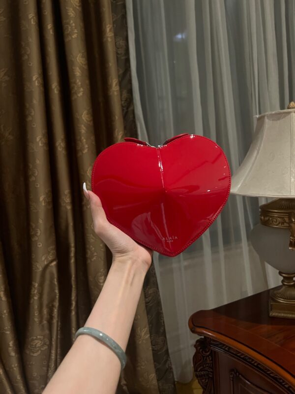 ALAlA LE CEUR The most popular heart-shaped bag -L21cm with original box free shipping