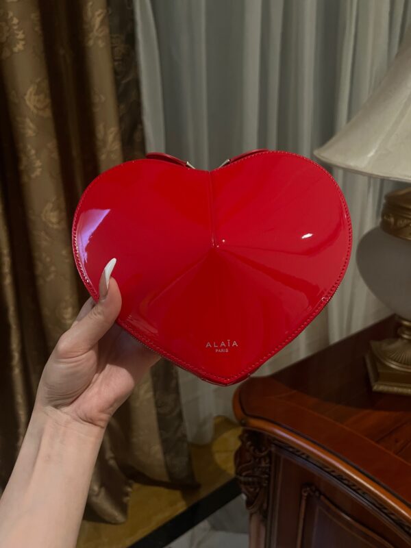 ALAlA LE CEUR The most popular heart-shaped bag -L21cm with original box free shipping