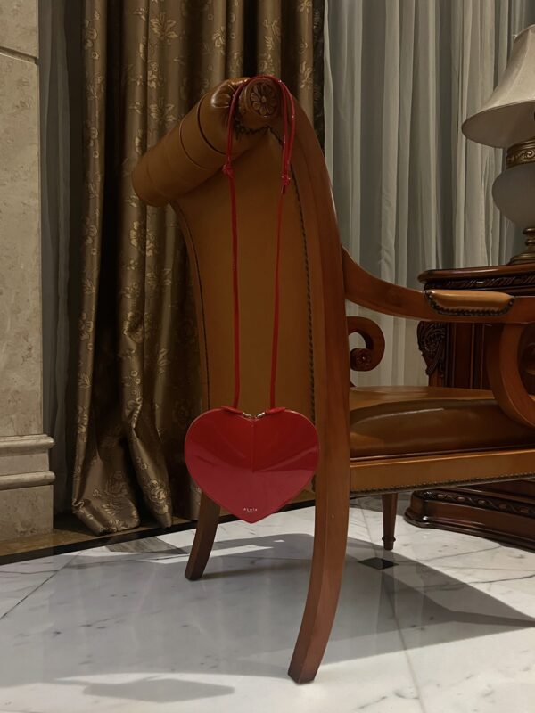 ALAlA LE CEUR The most popular heart-shaped bag -L21cm with original box free shipping
