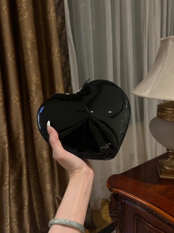 ALAlA LE CEUR The most popular heart-shaped bag -L21cm with original box free shipping