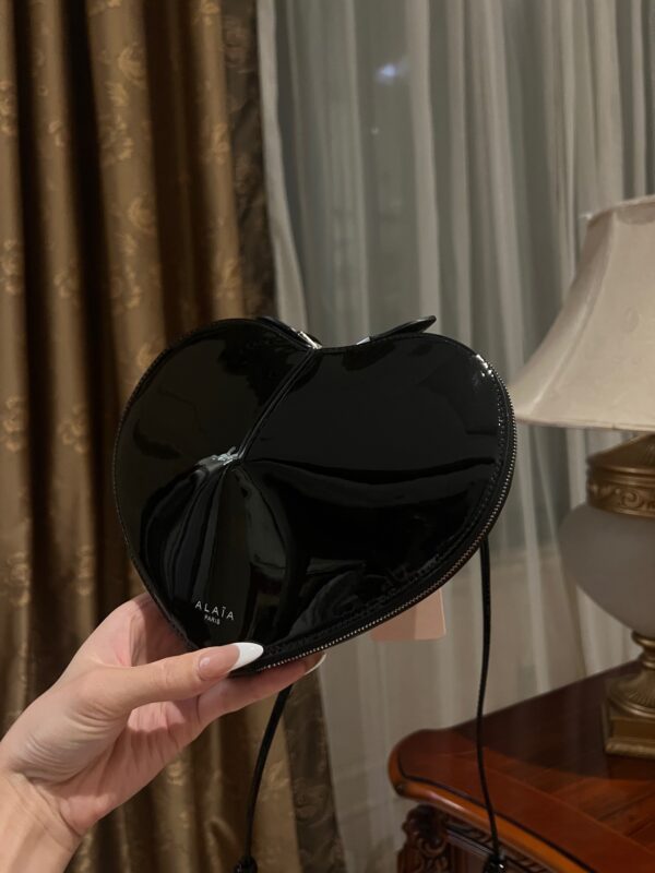 ALAlA LE CEUR The most popular heart-shaped bag -L21cm with original box free shipping