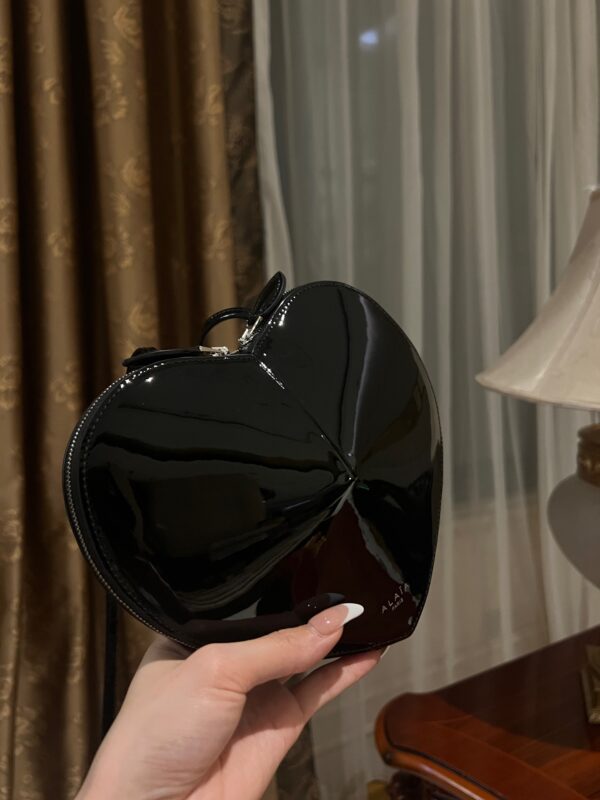 ALAlA LE CEUR The most popular heart-shaped bag -L21cm with original box free shipping