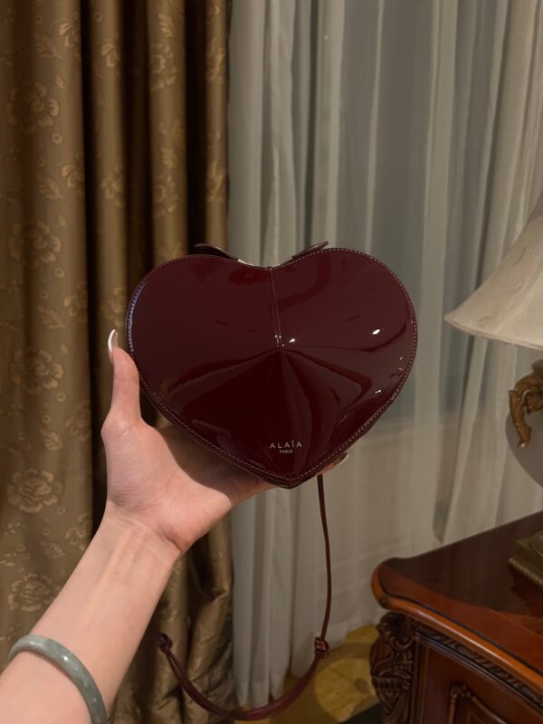 ALAlA LE CEUR The most popular heart-shaped bag -L21cm with original box free shipping