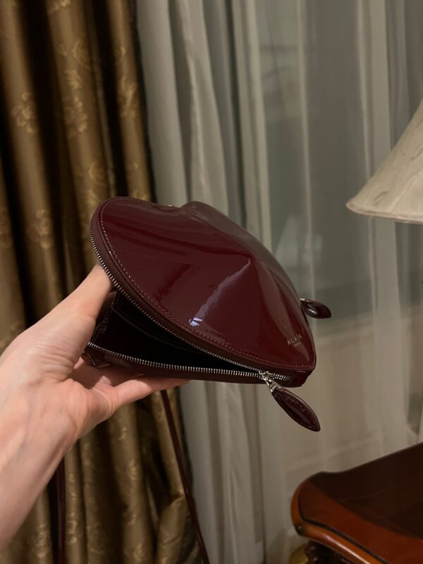 ALAlA LE CEUR The most popular heart-shaped bag -L21cm with original box free shipping