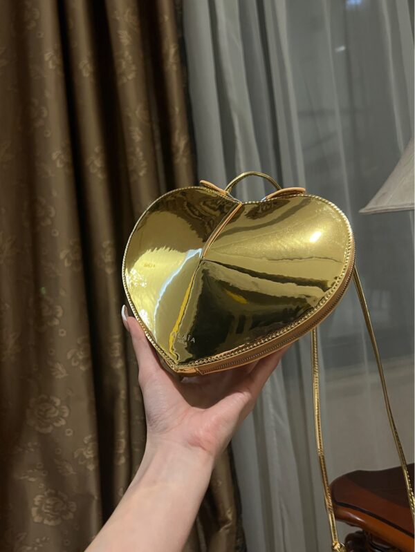 ALAlA LE CEUR The most popular heart-shaped bag -L21cm with original box free shipping